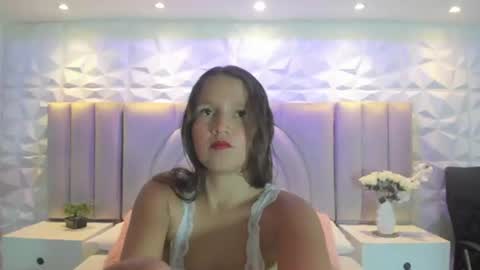 Ellye online show from June 12, 2026, 11:20 am