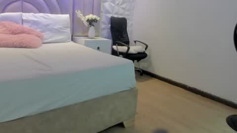 Ellye online show from July 21, 2026, 11:12 am