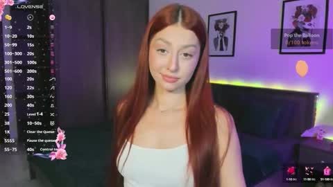 EllyPeach online show from October 8, 2025, 12:25 pm