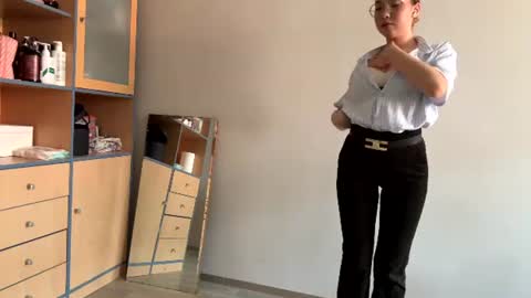 Snapshot of ellystea chatting on July 20, 2026, 10:39 am Elly online show from July 20, 2026, 10:39 am