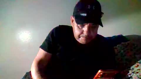 Snapshot of elmario24 chatting on November 17, 2025, 10:21 am elmario24 online show from November 17, 2025, 10:21 am