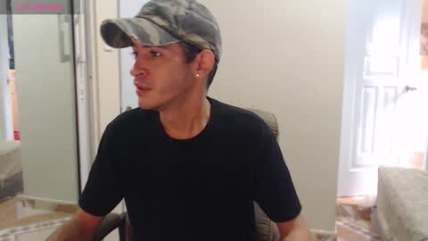 Snapshot of elmaster0111 chatting on December 3, 2025, 12:36 pm Zeki online show from December 3, 2025, 12:36 pm