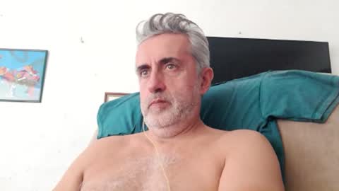 Snapshot of elmejorfvb2 chatting on February 3, 2025, 9:18 pm fer online show from February 3, 2025, 9:18 pm