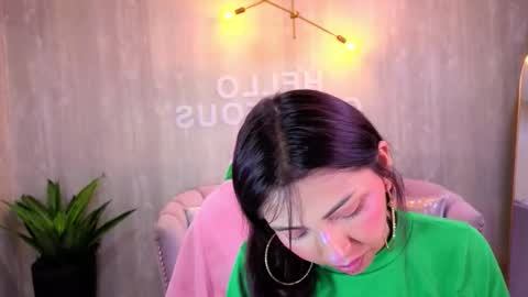 Elody  online show from December 4, 2025, 3:27 am