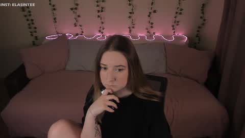 Snapshot of elovinora chatting on March 21, 2026, 7:06 pm Ela give me a thumbs up if you like it and this is important for the development of the account online show from March 21, 2026, 7:06 pm