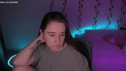 Ela give me a thumbs up if you like it  and this is important for the development of the account online show from June 21, 2026, 7:49 pm