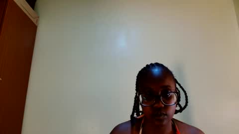 ELOWENA online show from July 1, 2026, 9:55 am