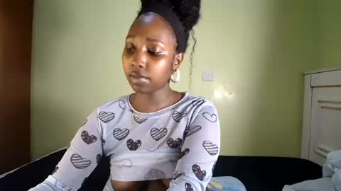 ELOWENA online show from July 22, 2026, 8:17 am