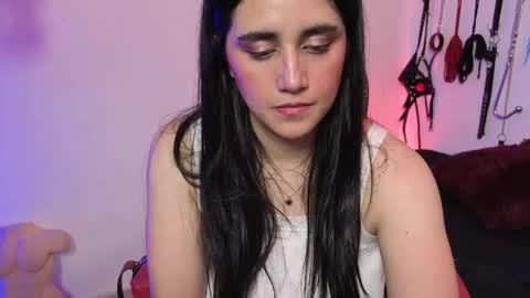 Snapshot of elowen_halley1 chatting on April 17, 2026, 12:02 am elowen_halley1 online show from April 17, 2026, 12:02 am
