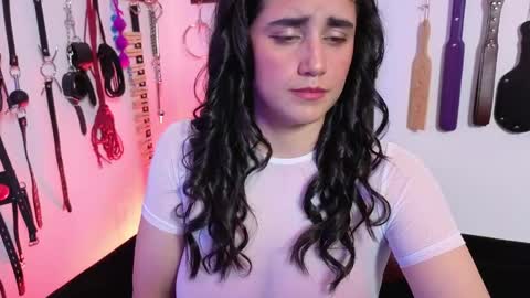 Snapshot of elowen_halley1 chatting on April 27, 2026, 7:01 pm elowen_halley1 online show from April 27, 2026, 7:01 pm