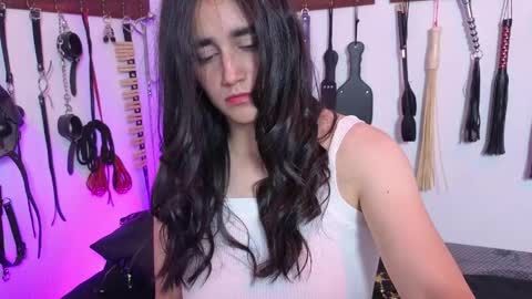 Snapshot of elowen_halley1 chatting on May 7, 2026, 6:24 pm elowen_halley1 online show from May 7, 2026, 6:24 pm