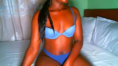 Snapshot of elphaba01 chatting on March 3, 2025, 7:32 am Elphaba online show from March 3, 2025, 7:32 am