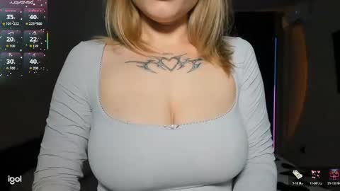 Snapshot of elsa_casta chatting on July 24, 2026, 5:11 pm elsa_casta online show from July 24, 2026, 5:11 pm