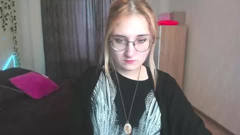 Snapshot of elsa_hot_here chatting on January 13, 2025, 3:23 am Elsa online show from January 13, 2025, 3:23 am