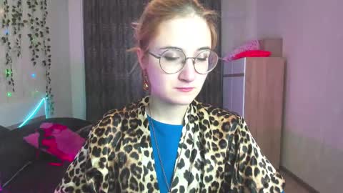 Snapshot of elsa_hot_here chatting on January 14, 2025, 3:01 am Elsa online show from January 14, 2025, 3:01 am