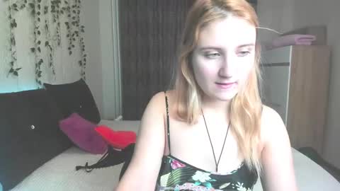 Snapshot of elsa_hot_here chatting on February 11, 2025, 2:35 am Elsa online show from February 11, 2025, 2:35 am