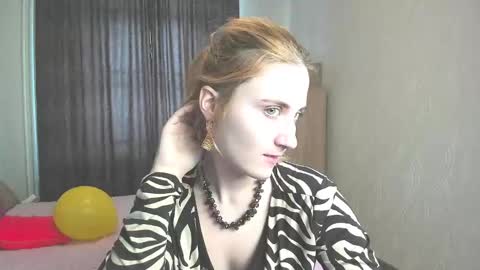 Snapshot of elsa_hot_here chatting on February 14, 2025, 3:54 am Elsa online show from February 14, 2025, 3:54 am