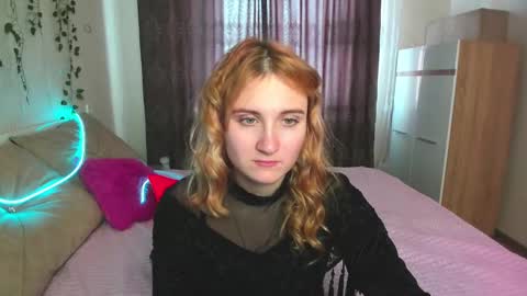 Snapshot of elsa_hot_here chatting on February 19, 2025, 7:17 am Elsa online show from February 19, 2025, 7:17 am