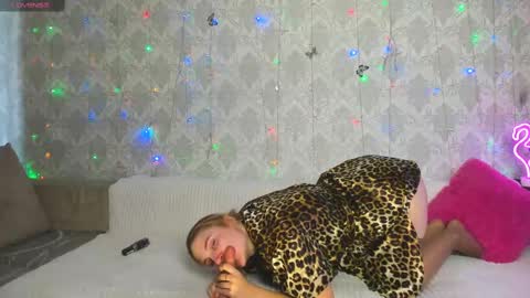 Snapshot of elsa_hot_here chatting on February 28, 2025, 7:37 am Elsa online show from February 28, 2025, 7:37 am