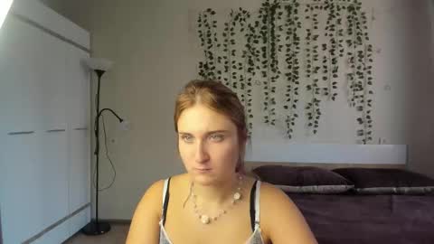 Snapshot of elsa_hot_here chatting on September 20, 2025, 9:21 am Elsa online show from September 20, 2025, 9:21 am