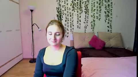 Snapshot of elsa_hot_here chatting on October 9, 2025, 12:14 pm Elsa online show from October 9, 2025, 12:14 pm