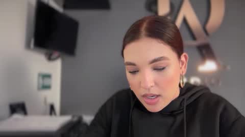 Snapshot of elsa_koch chatting on September 29, 2025, 7:51 pm ELSA online show from September 29, 2025, 7:51 pm