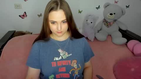 Snapshot of elsamails chatting on December 2, 2025, 7:53 pm Elsa online show from December 2, 2025, 7:53 pm