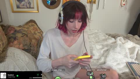 Snapshot of elslove chatting on December 12, 2024, 12:05 am ELS online show from December 12, 2024, 12:05 am