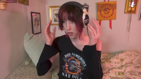 Snapshot of elslove chatting on January 3, 2025, 1:05 am ELS online show from January 3, 2025, 1:05 am