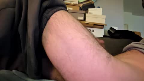 eltonyoo online show from April 21, 2026, 5:14 am