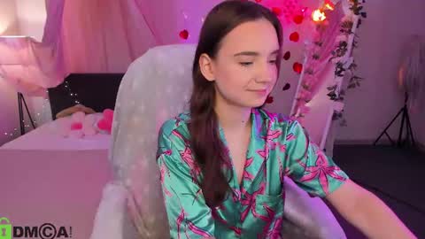 Elvienne online show from July 4, 2026, 3:13 am