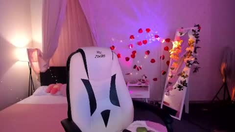 Elvienne online show from July 18, 2026, 3:11 am