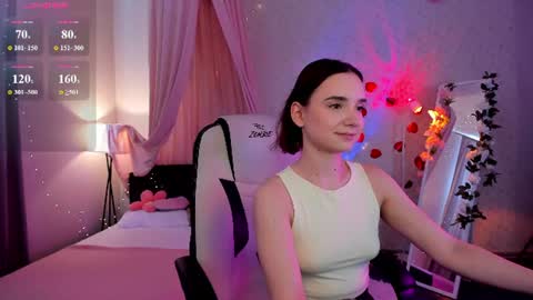 Elvienne online show from July 20, 2026, 3:32 am