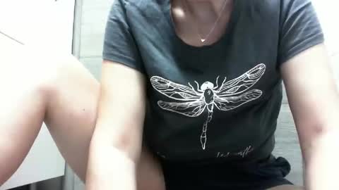 Snapshot of elyseblue chatting on September 12, 2025, 4:12 am elyseblue online show from September 12, 2025, 4:12 am