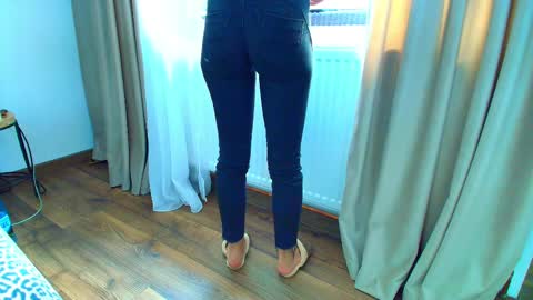 Snapshot of elyzabetth chatting on February 25, 2025, 12:03 pm Ely online show from February 25, 2025, 12:03 pm