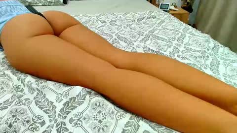 Snapshot of elyzabetth chatting on September 30, 2025, 7:30 pm Ely online show from September 30, 2025, 7:30 pm