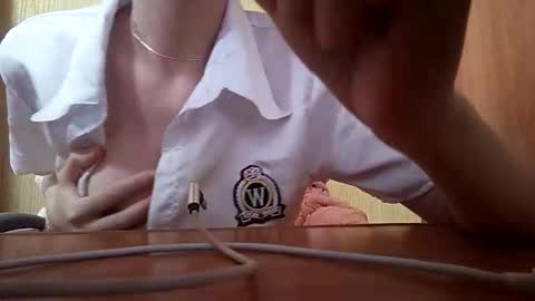 Snapshot of elza_com chatting on October 29, 2025, 5:20 am Elza Kom online show from October 29, 2025, 5:20 am