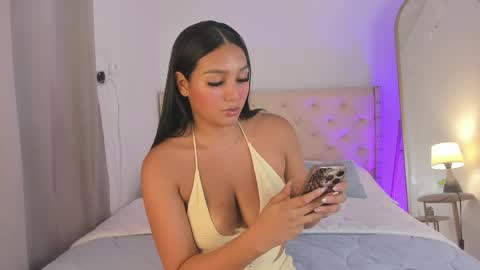 Snapshot of elza_fuentes01 chatting on May 1, 2026, 7:29 pm Michelle online show from May 1, 2026, 7:29 pm