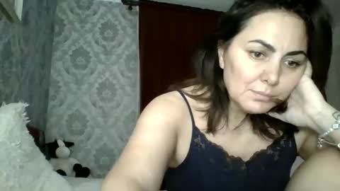 Snapshot of em_roqueen chatting on July 6, 2026, 8:55 pm Em online show from July 6, 2026, 8:55 pm