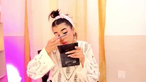 Snapshot of ema_lambert chatting on October 24, 2025, 4:03 pm Ema Lambert online show from October 24, 2025, 4:03 pm