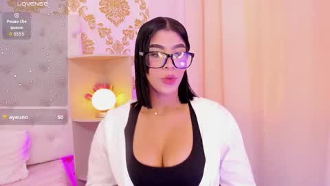 Snapshot of ema_lambert chatting on December 5, 2025, 5:09 pm Ema Lambert online show from December 5, 2025, 5:09 pm