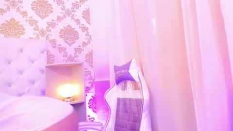 Snapshot of ema_lambert chatting on February 21, 2026, 11:44 am Ema Lambert online show from February 21, 2026, 11:44 am