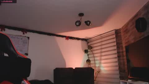 Snapshot of ema_ploxx chatting on January 13, 2025, 4:18 am ema_ploxx online show from January 13, 2025, 4:18 am