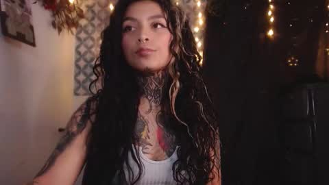 Snapshot of ema_ploxx chatting on September 22, 2025, 3:30 am ema_ploxx online show from September 22, 2025, 3:30 am