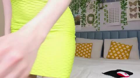 Emma online show from November 30, 2025, 12:42 pm