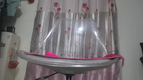 emailisa online show from October 19, 2025, 10:54 pm