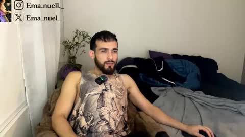 Snapshot of emanuell___ chatting on May 14, 2026, 11:33 pm emanuell___ online show from May 14, 2026, 11:33 pm