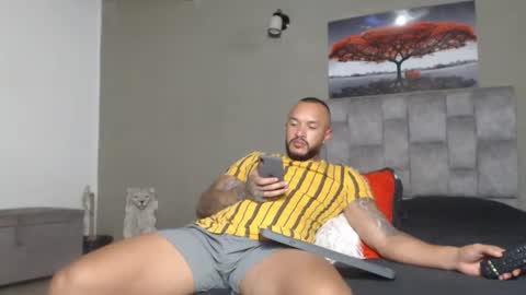 Snapshot of emanuelspencer chatting on February 3, 2026, 9:53 pm emanuelspencer online show from February 3, 2026, 9:53 pm