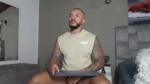 Snapshot of emanuelspencer chatting on March 29, 2026, 5:51 am emanuelspencer online show from March 29, 2026, 5:51 am