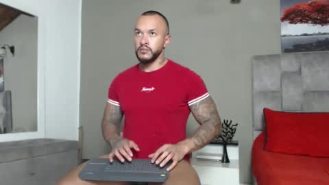 Snapshot of emanuelspencer chatting on April 7, 2026, 5:08 am emanuelspencer online show from April 7, 2026, 5:08 am